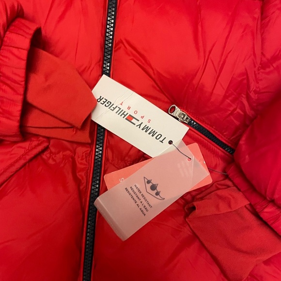 TOMMY HILFIGER red puffer winter jacket women’s XS / M NWT - Picture 11 of 12